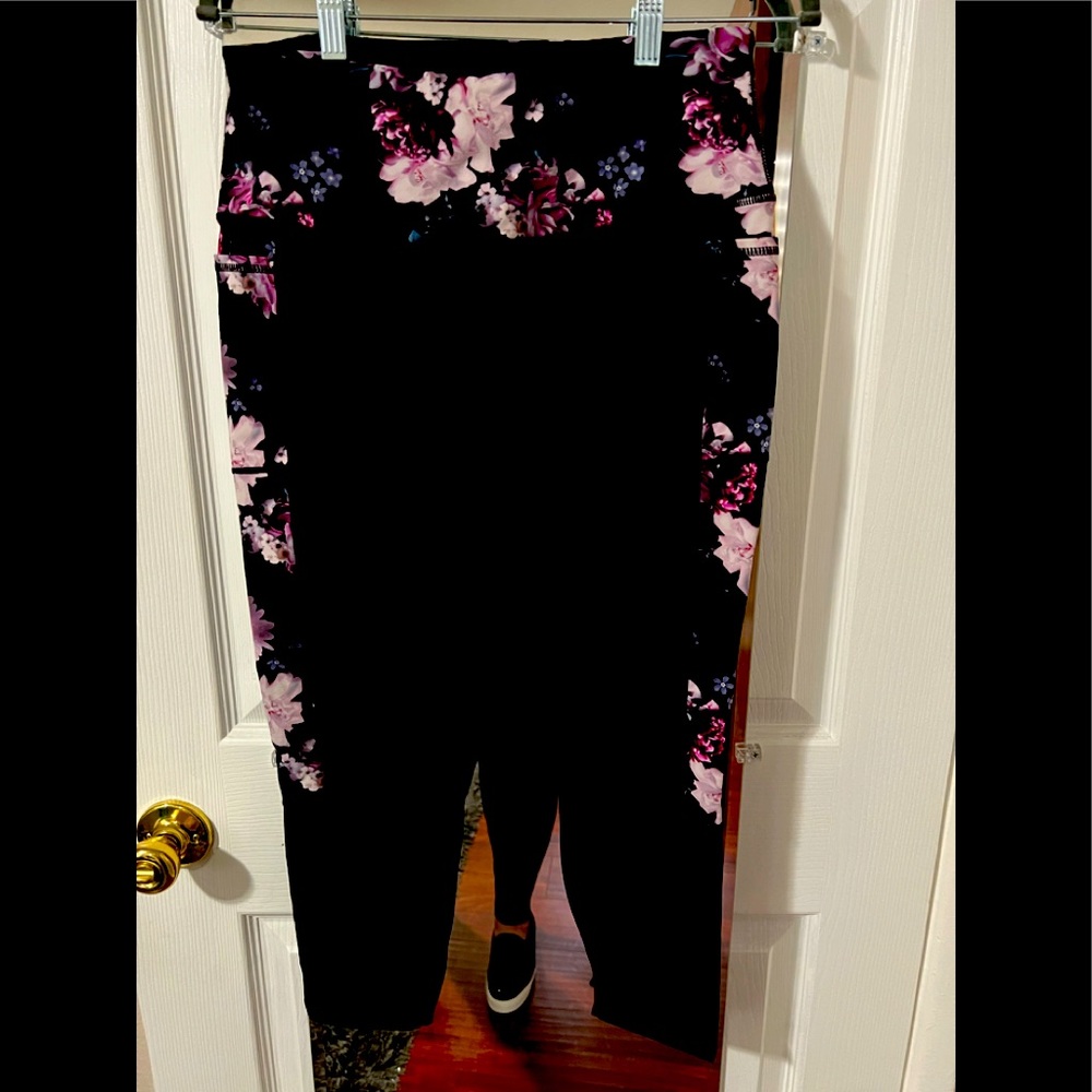 Skechers Large Capri Leggings with Pockets